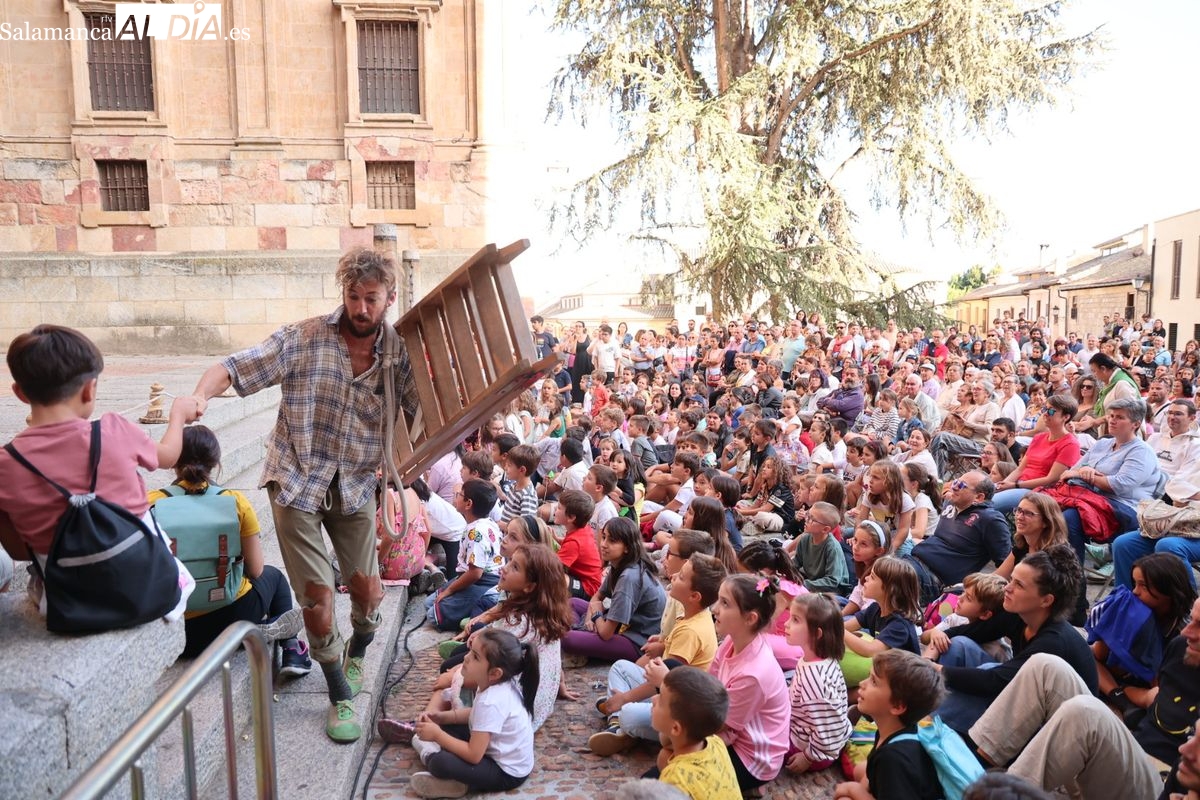 Ferias Salamanca: TOT BÉ llena el Patio Chico de arte