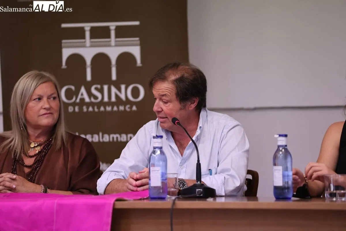Primera jornada de los coloquios taurinos en el Casino de Salamanca | FOTOS: David Sañudo
