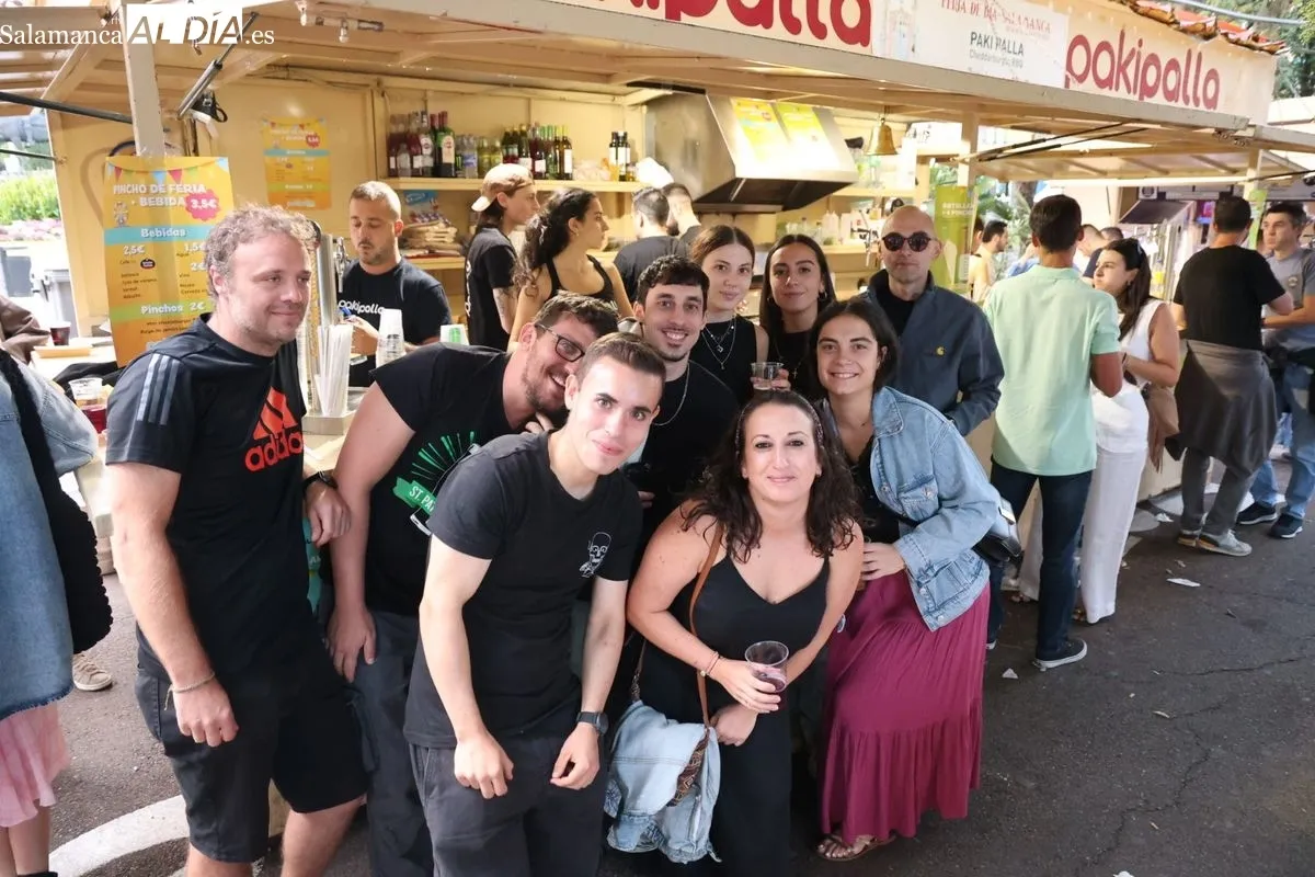 Gran ambiente en las casetas de La Alamedilla | FOTOS: David Sañudo