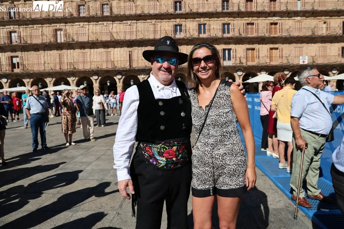 Los tamborileros toman la Plaza Mayor de Salamanca en su XXXVII gran día | FOTOS: David Sañudo 