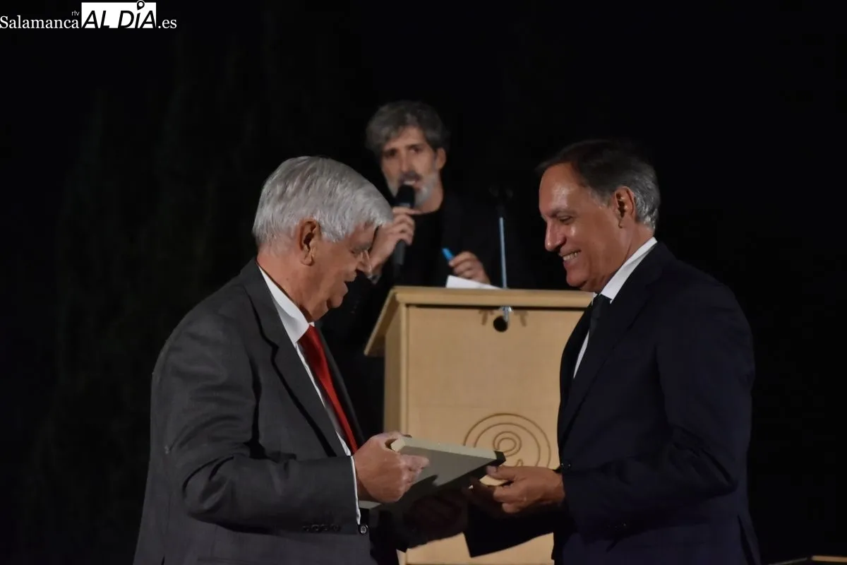 Emocionante encendido de la iluminación de La Aldehuela con Godofredo García | FOTOS: Miguel González