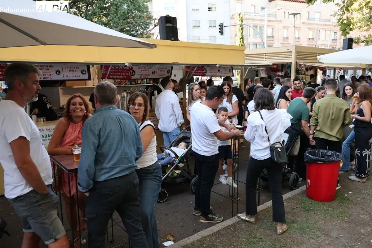 Las casetas de La Alamedilla disfrutan de un sábado de gran afluencia | FOTOS: David Sañudo 