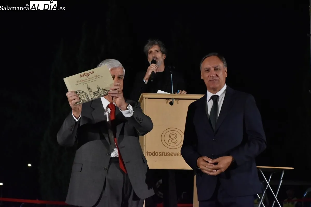 Emocionante encendido de la iluminación de La Aldehuela con Godofredo García | FOTOS: Miguel González