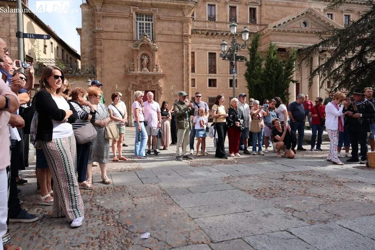 El sonido del tamboril inunda los barrios de Salamanca en la víspera de su gran día | FOTOS: David Sañudo