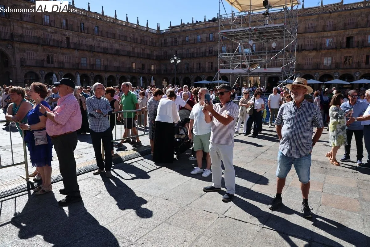Los tamborileros toman la Plaza Mayor de Salamanca en su XXXVII gran día | FOTOS: David Sañudo 