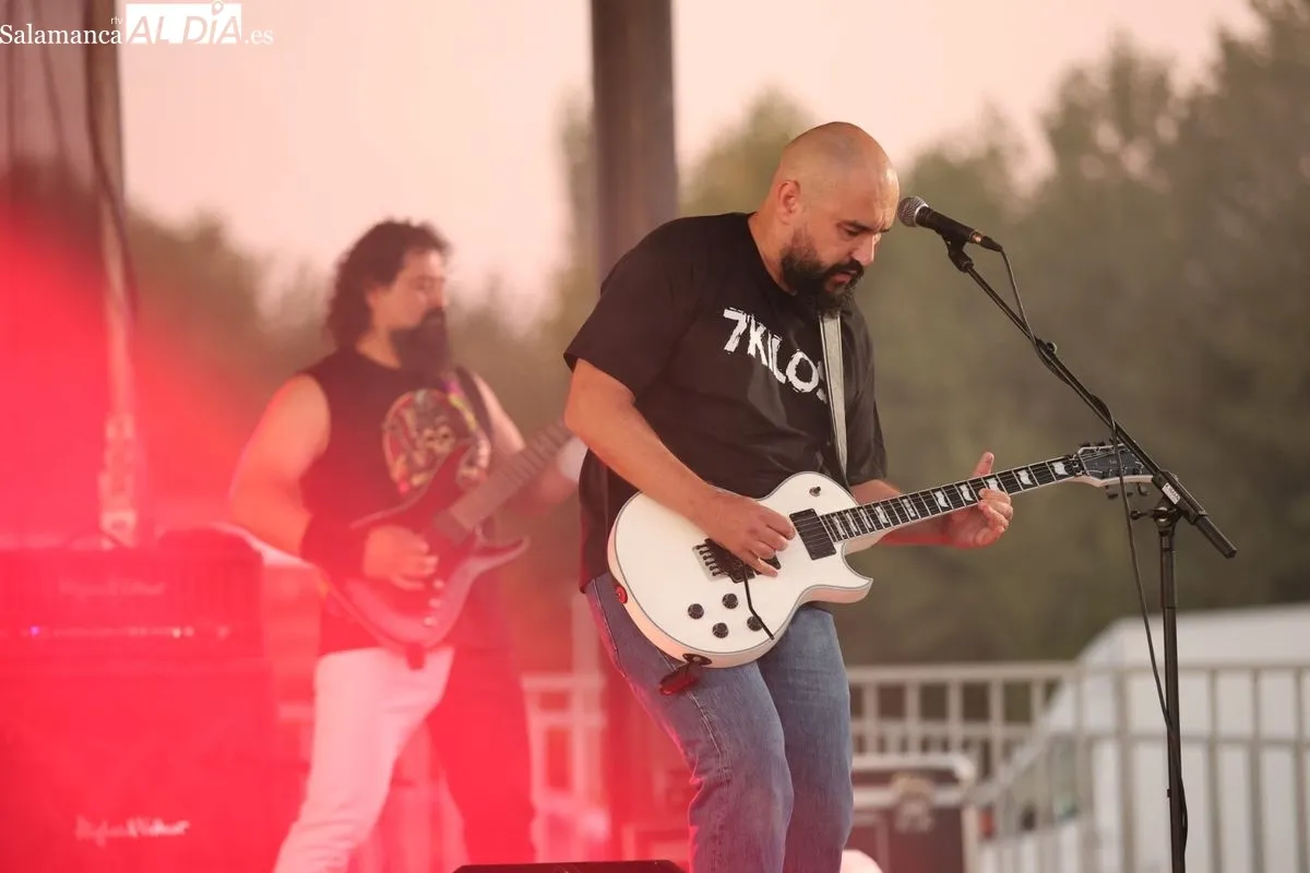 El rock salmantino de Ruido de fondo resuena en el Parque Elio Antonio Nebrija | FOTOS: David Sañudo 