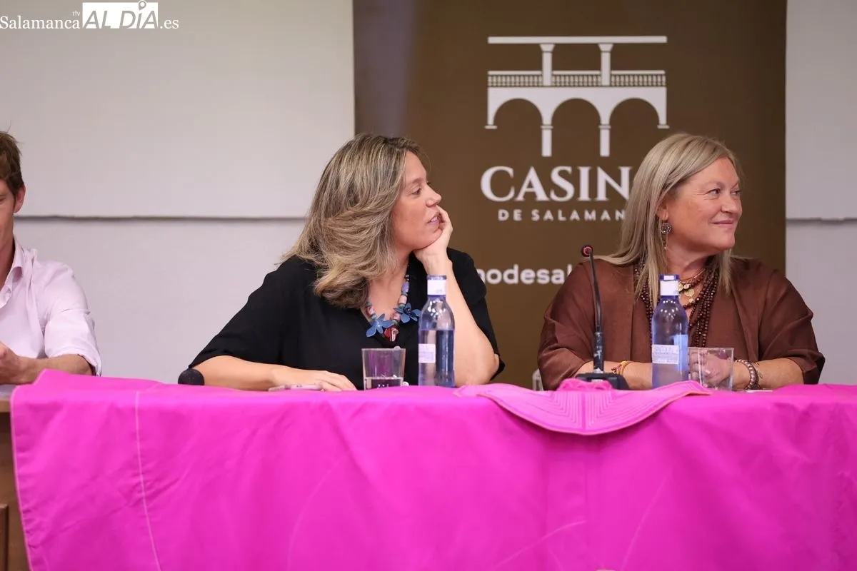 Primera jornada de los coloquios taurinos en el Casino de Salamanca | FOTOS: David Sañudo