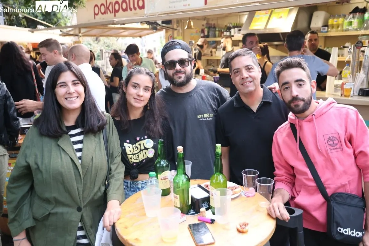 Gran ambiente en las casetas de La Alamedilla | FOTOS: David Sañudo