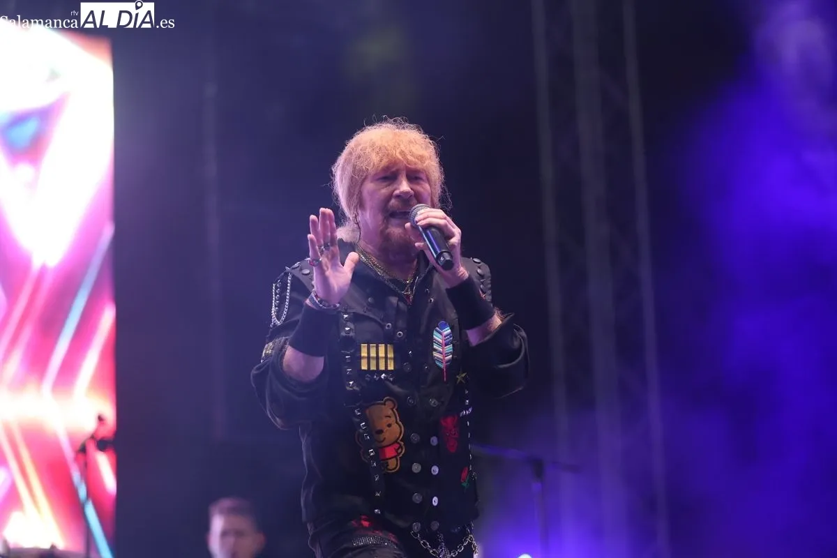 Medina Azahara se despide de Salamanca con un concierto legendario en la Plaza Mayor | FOTOS: David Sañudo 