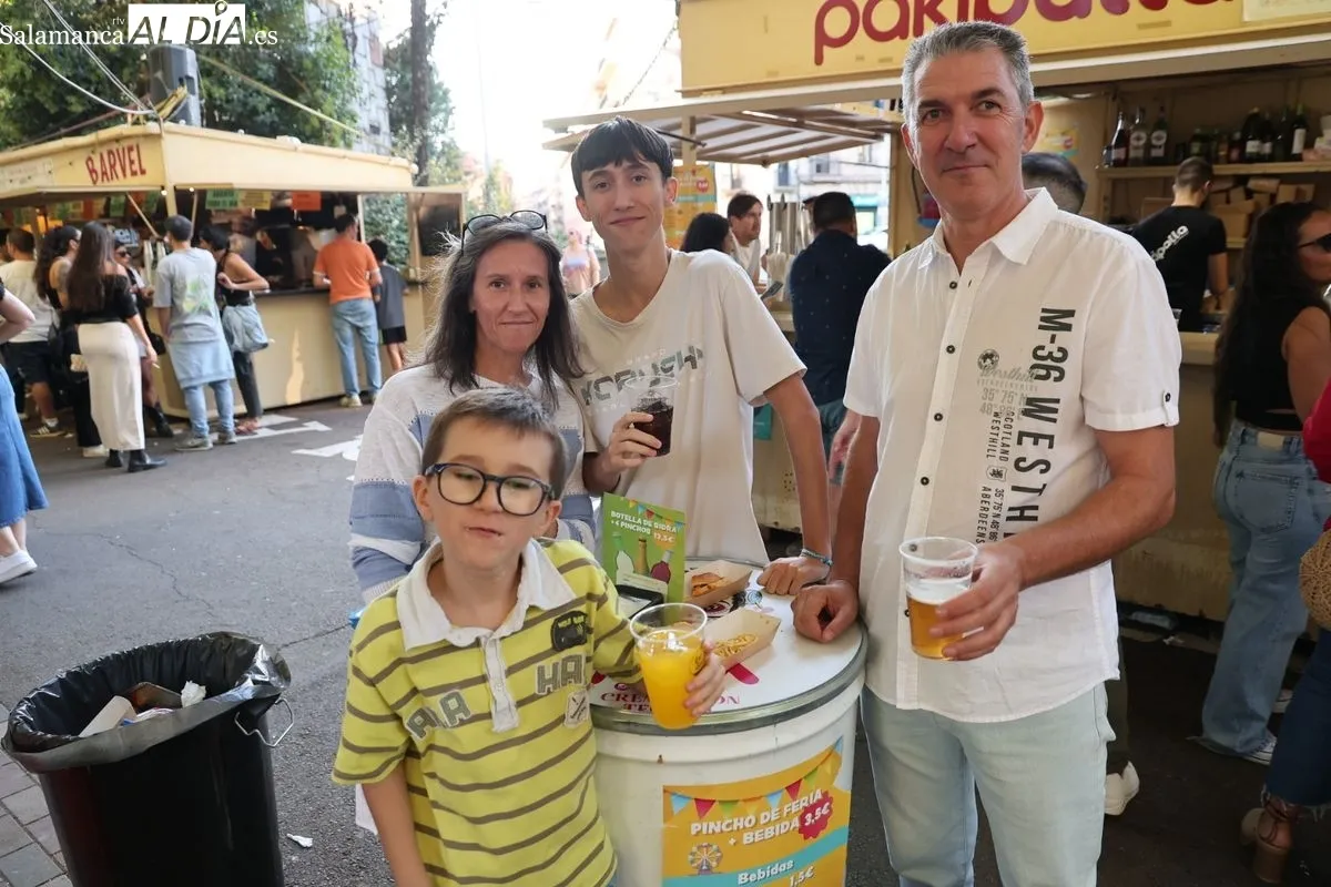 Las casetas de La Alamedilla disfrutan de un sábado de gran afluencia | FOTOS: David Sañudo 
