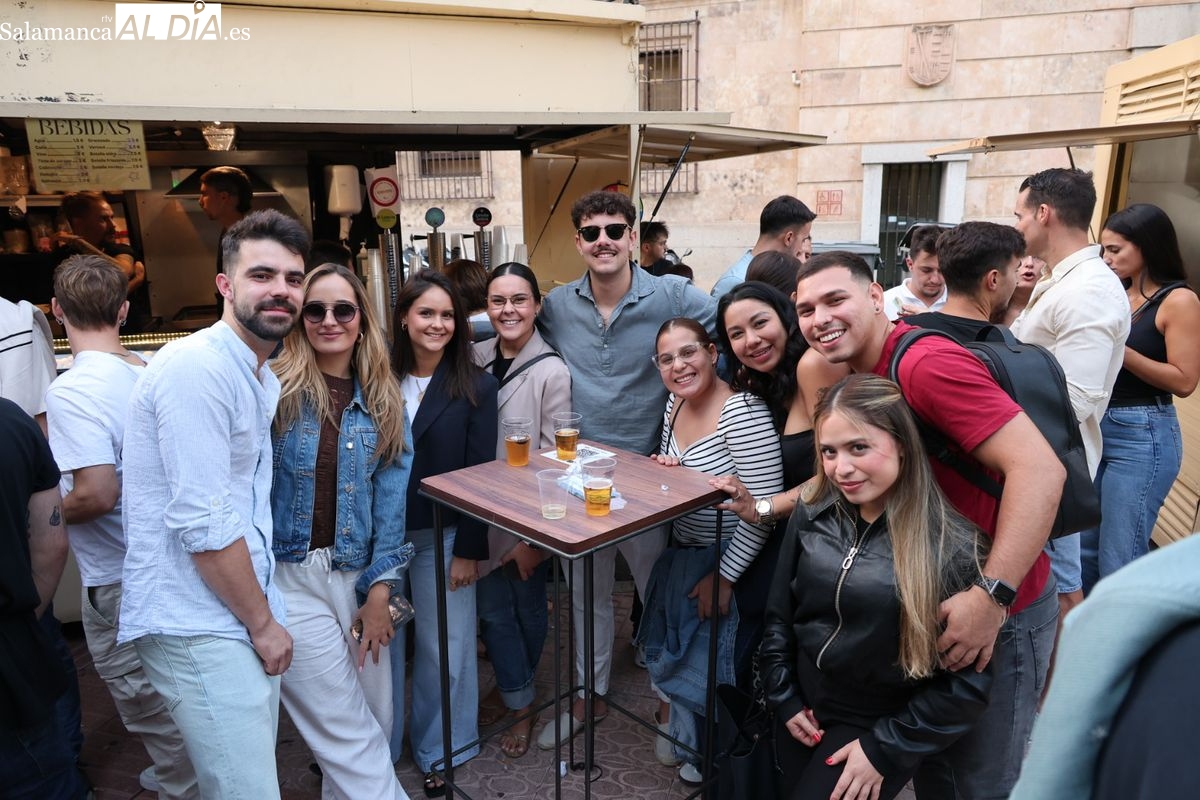 GALERÍA DE FOTOS | Gran ambiente en las casetas de Los Bandos  