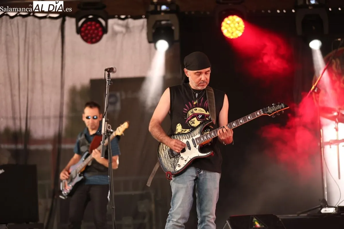 El rock salmantino de Ruido de fondo resuena en el Parque Elio Antonio Nebrija | FOTOS: David Sañudo 