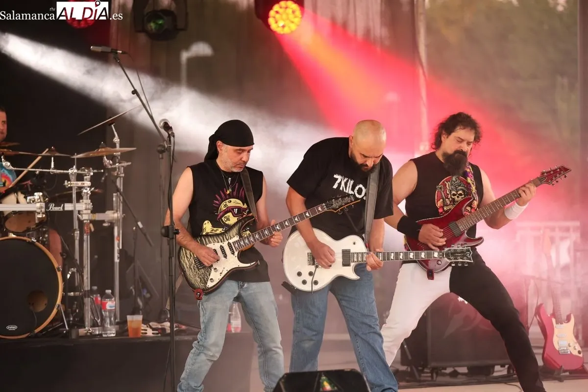 El rock salmantino de Ruido de fondo resuena en el Parque Elio Antonio Nebrija | FOTOS: David Sañudo 