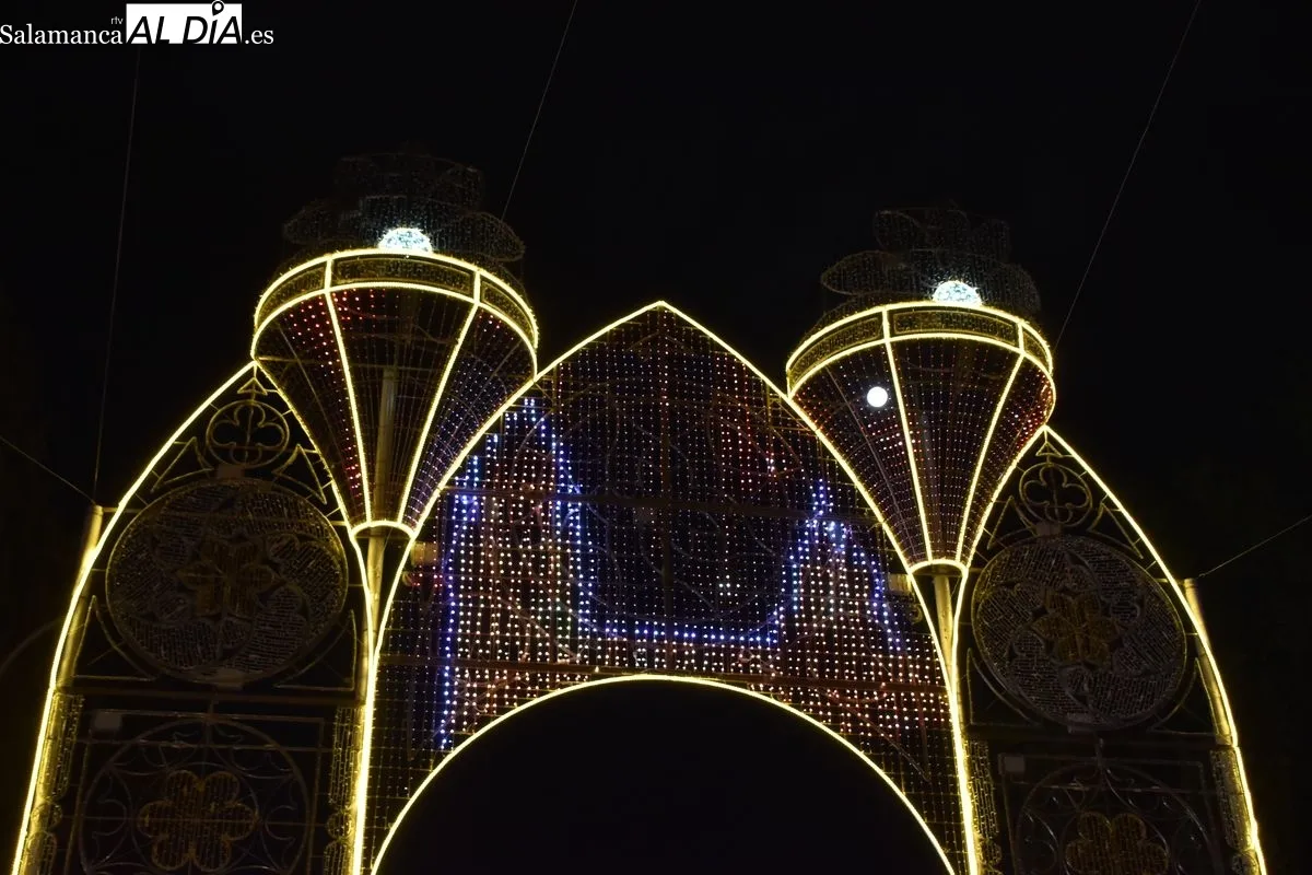 Emocionante encendido de la iluminación de La Aldehuela con Godofredo García | FOTOS: Miguel González