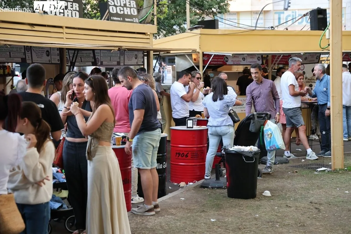 Las casetas de La Alamedilla disfrutan de un sábado de gran afluencia | FOTOS: David Sañudo 
