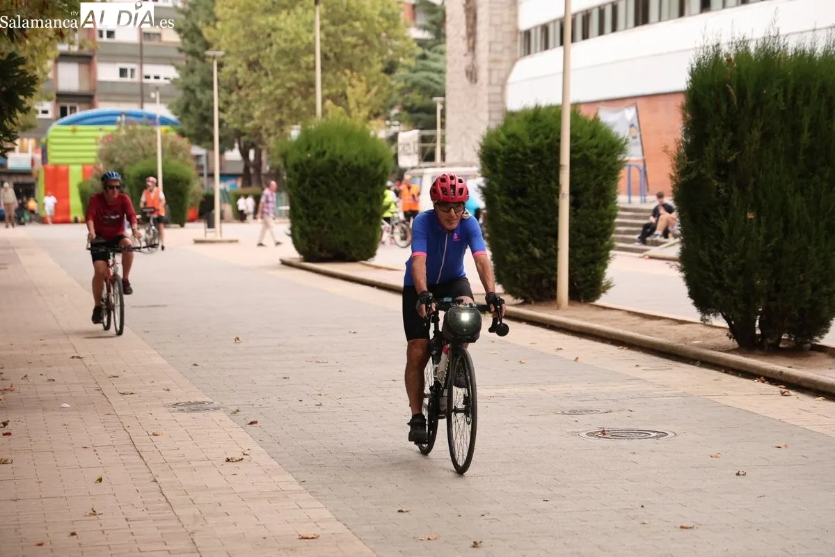 Amigos de la Bici da el pistoletazo de salida a sus '24 horas de bici' desde el Parque de la Alamedilla | FOTOS: David Sañudo