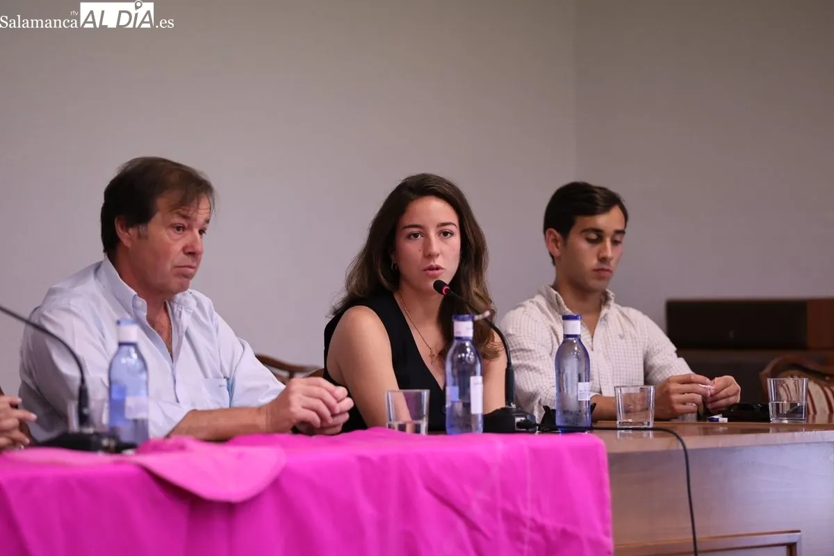 Primera jornada de los coloquios taurinos en el Casino de Salamanca | FOTOS: David Sañudo