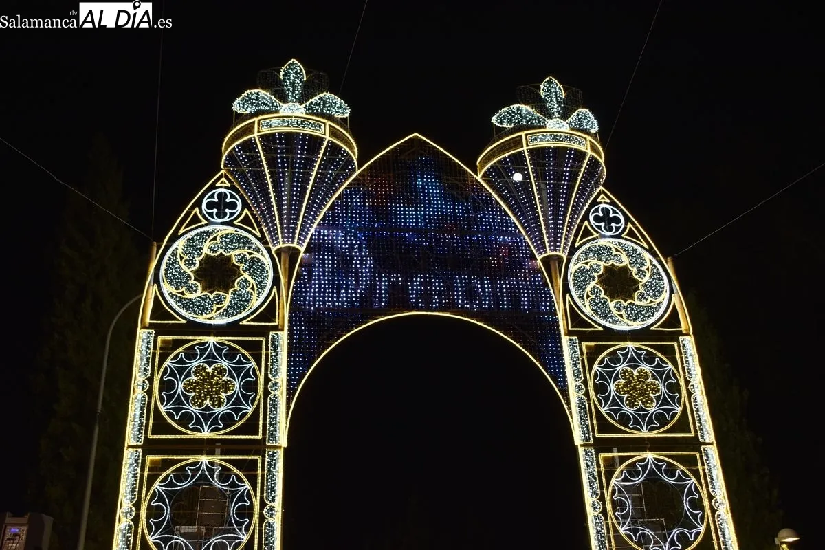Emocionante encendido de la iluminación de La Aldehuela con Godofredo García | FOTOS: Miguel González