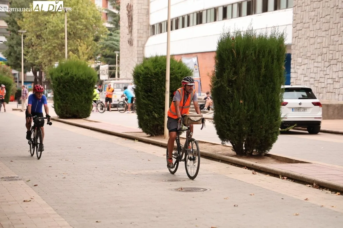 Amigos de la Bici da el pistoletazo de salida a sus '24 horas de bici' desde el Parque de la Alamedilla | FOTOS: David Sañudo