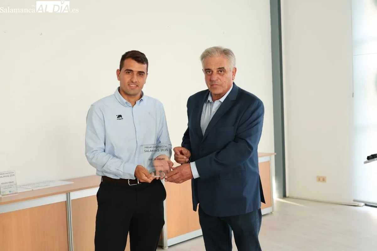 Javier Iglesias entrega el II Premio de Innovación Salamaq | FOTOS: David Sañudo 