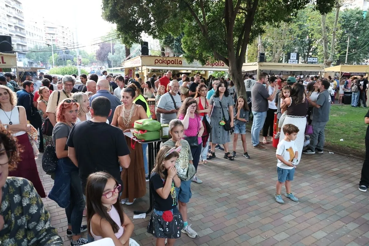 Gran ambiente en las casetas de La Alamedilla | FOTOS: David Sañudo