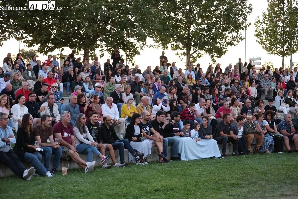 El rock de Nessa da el pistoletazo de salida a los conciertos locales de las Ferias de Salamanca | FOTOS: David Sañudo