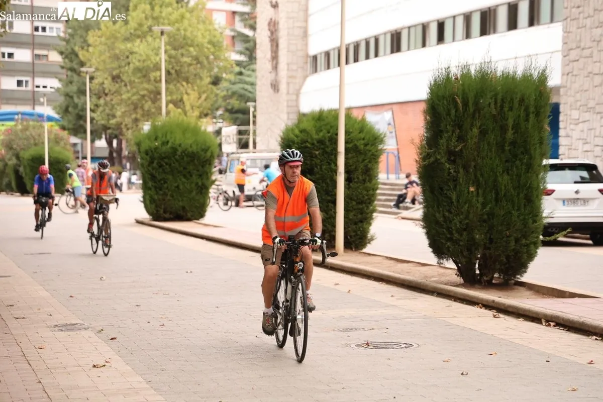 Amigos de la Bici da el pistoletazo de salida a sus '24 horas de bici' desde el Parque de la Alamedilla | FOTOS: David Sañudo