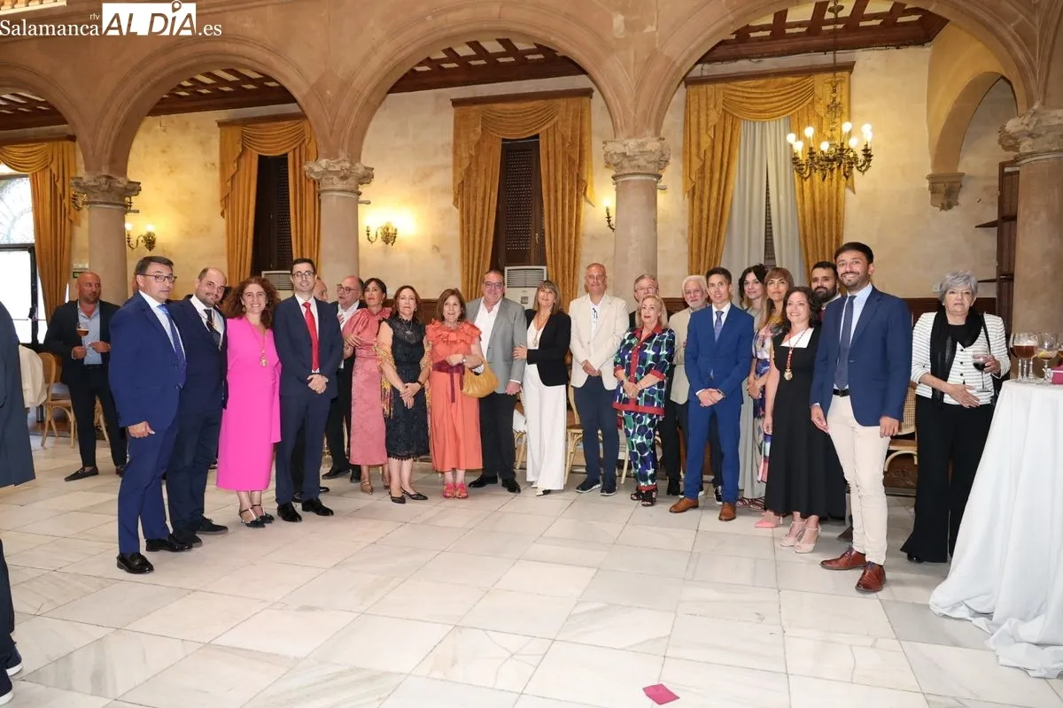 La Corporación Municipal celebra su recepción oficial con un cóctel en el Casino | FOTOS: David Sañudo