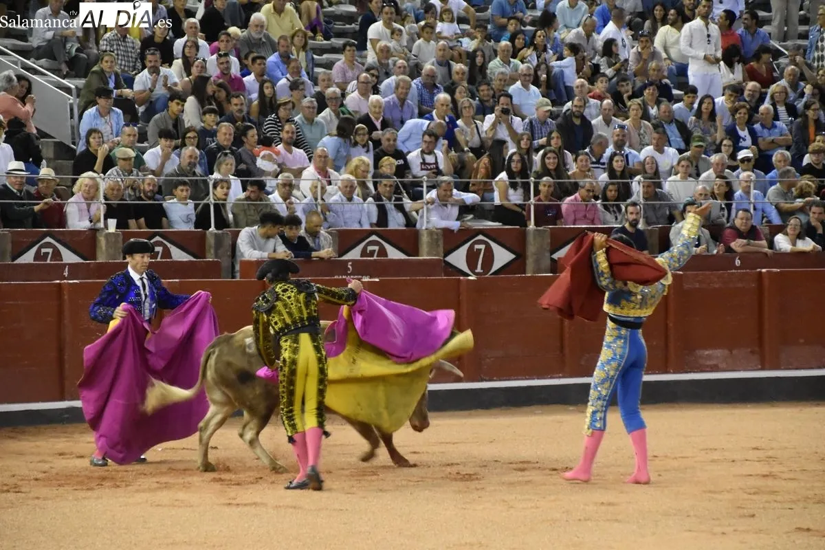 Triple Puerta Grande en un inicio de feria festivo | FOTOS: Miguel González 