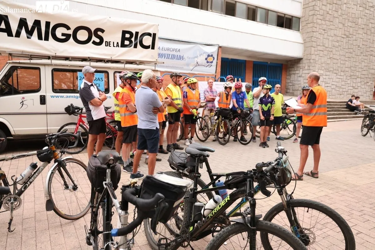 Amigos de la Bici da el pistoletazo de salida a sus '24 horas de bici' desde el Parque de la Alamedilla | FOTOS: David Sañudo