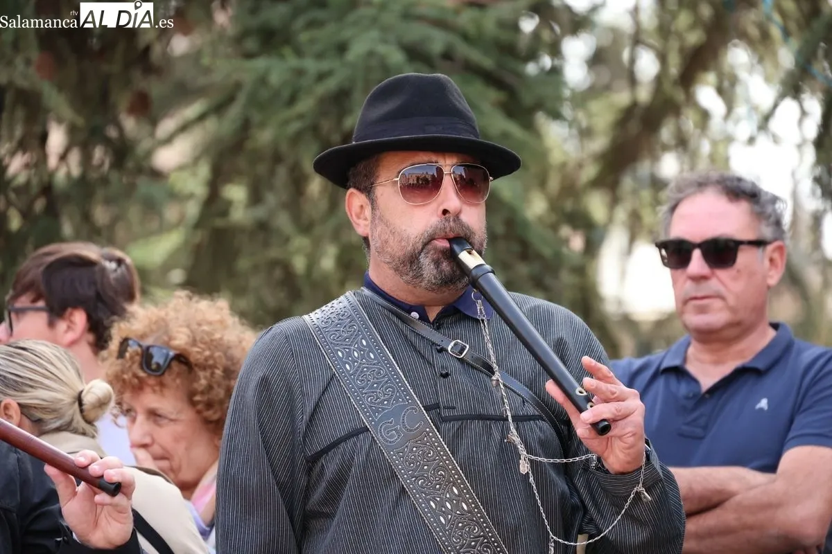 El sonido del tamboril inunda los barrios de Salamanca en la víspera de su gran día | FOTOS: David Sañudo