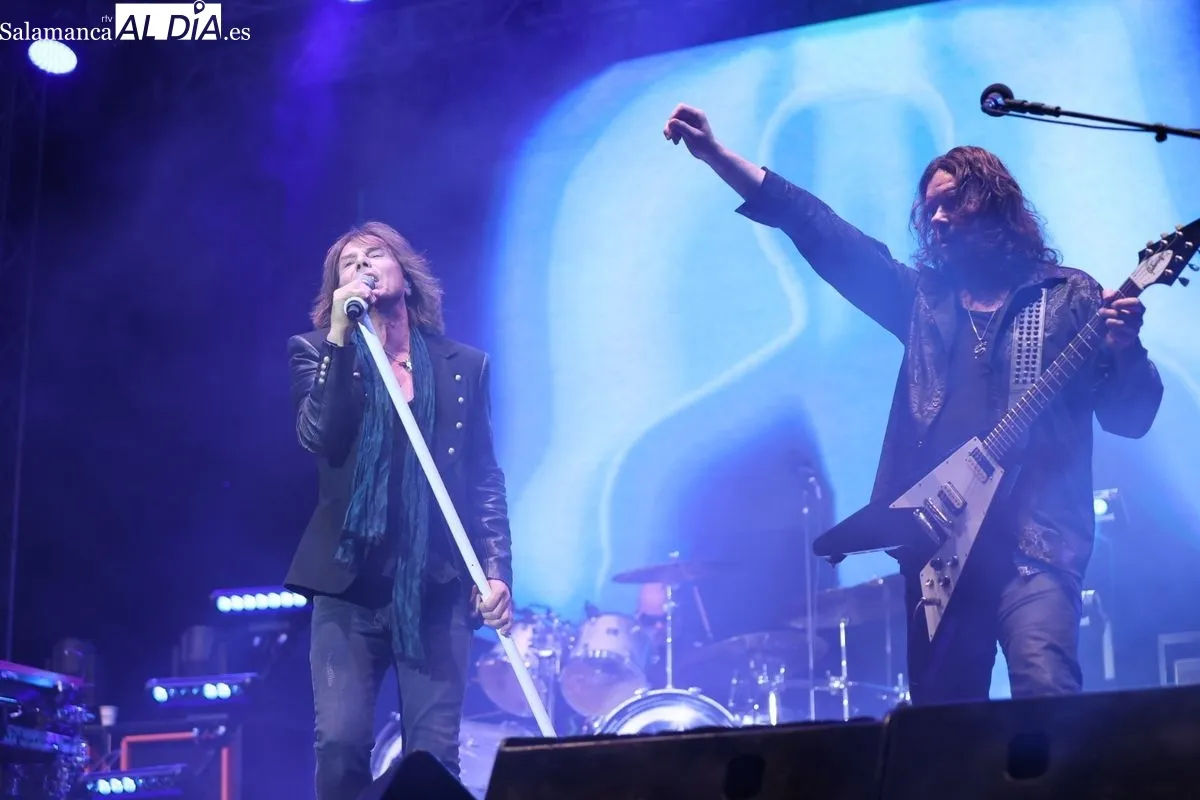 Salamanca se entrega al rock de Europe, que desata la euforia en una Plaza Mayor llena hasta la bandera | FOTOS: David Sañudo 