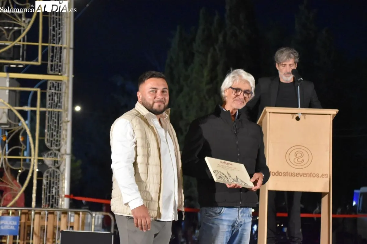 Emocionante encendido de la iluminación de La Aldehuela con Godofredo García | FOTOS: Miguel González