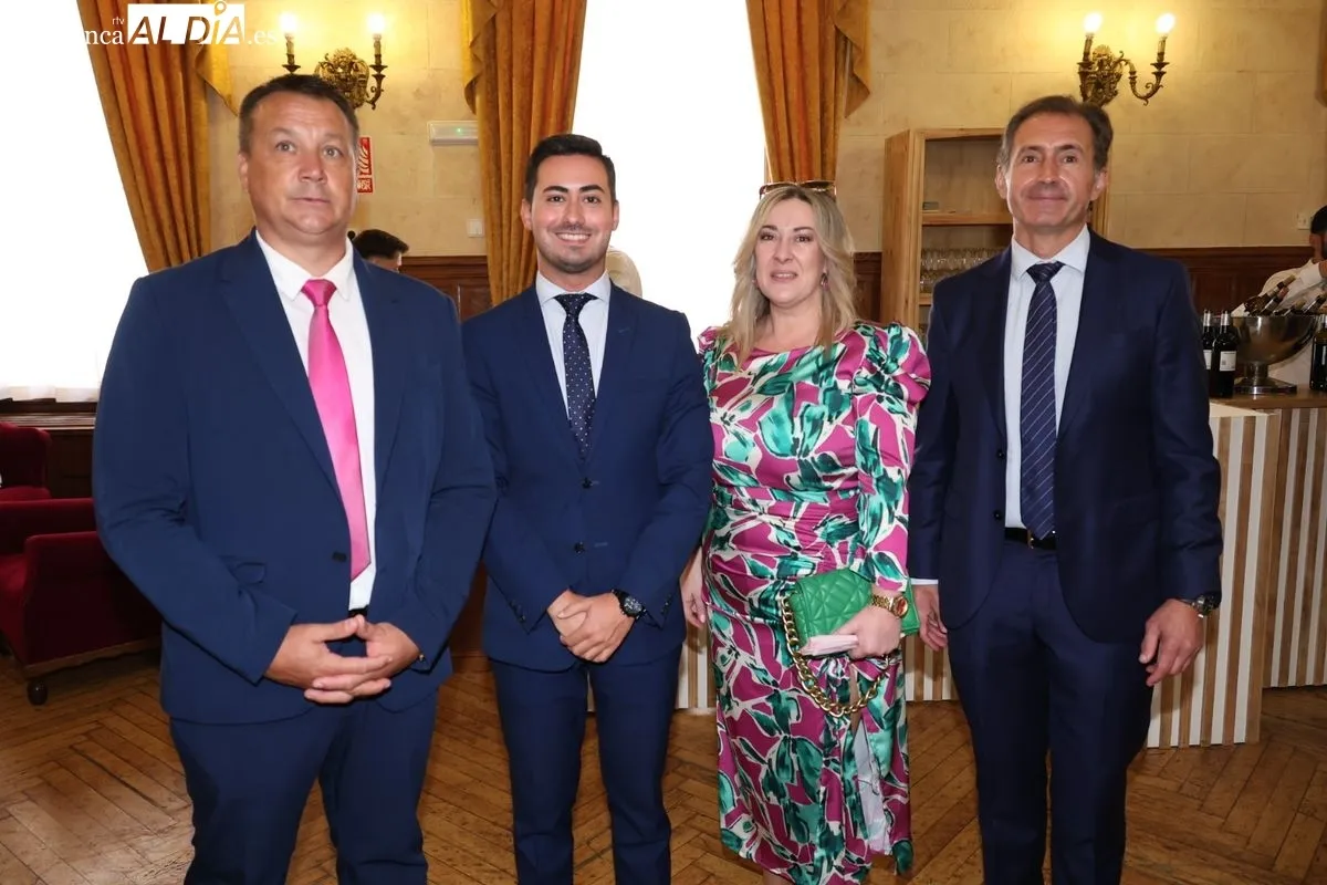La Corporación Municipal celebra su recepción oficial con un cóctel en el Casino | FOTOS: David Sañudo