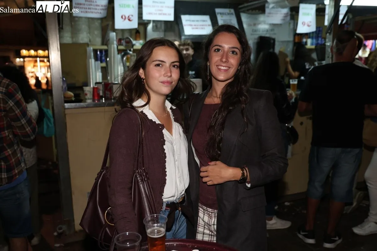 El buen ambiente se consolida en las casetas de La Rúa en el ecuador de la Feria de Día | FOTOS: David Sañudo 