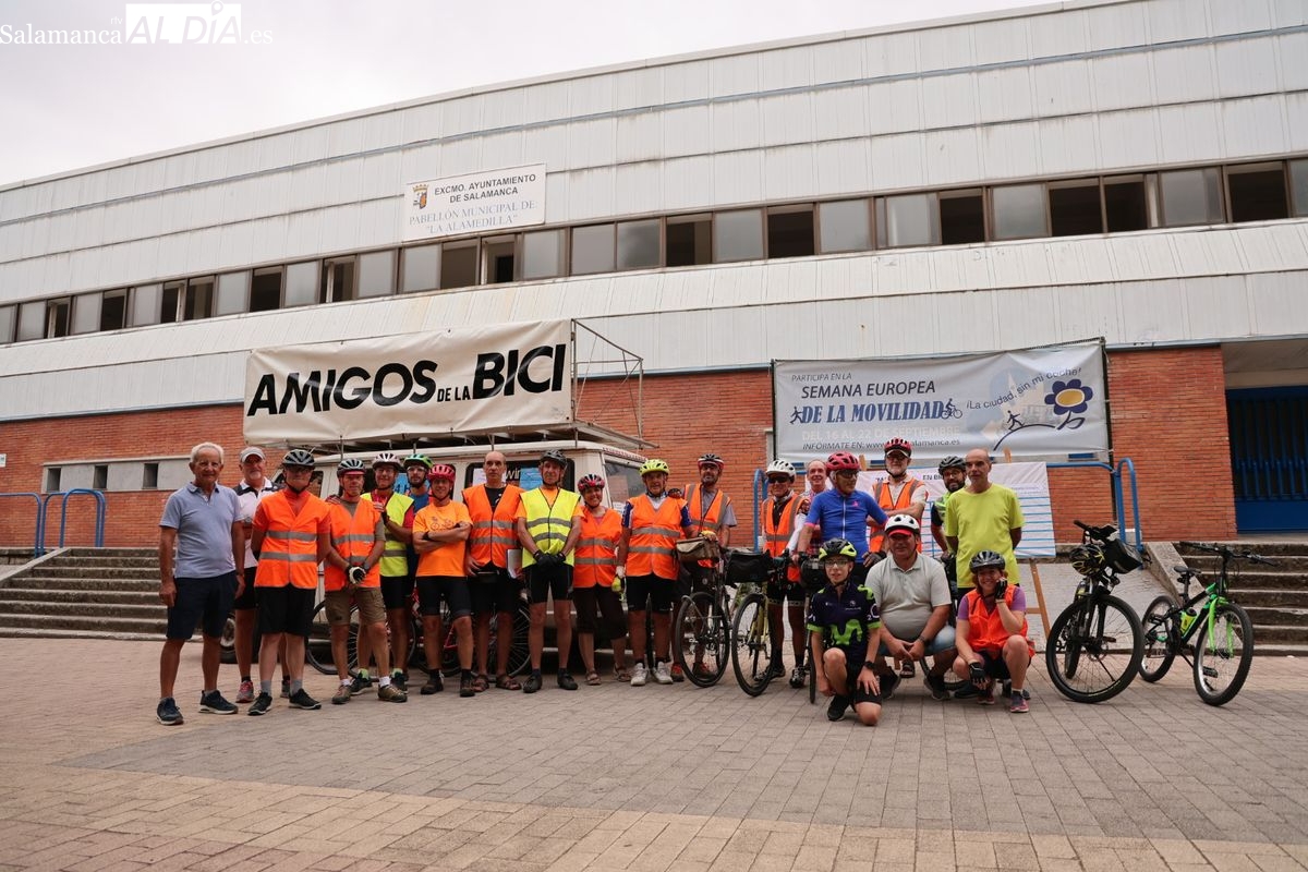 FOTOS | Amigos de la Bici da el pistoletazo de salida a sus 24 horas de bici desde el Parque de la Alamedilla