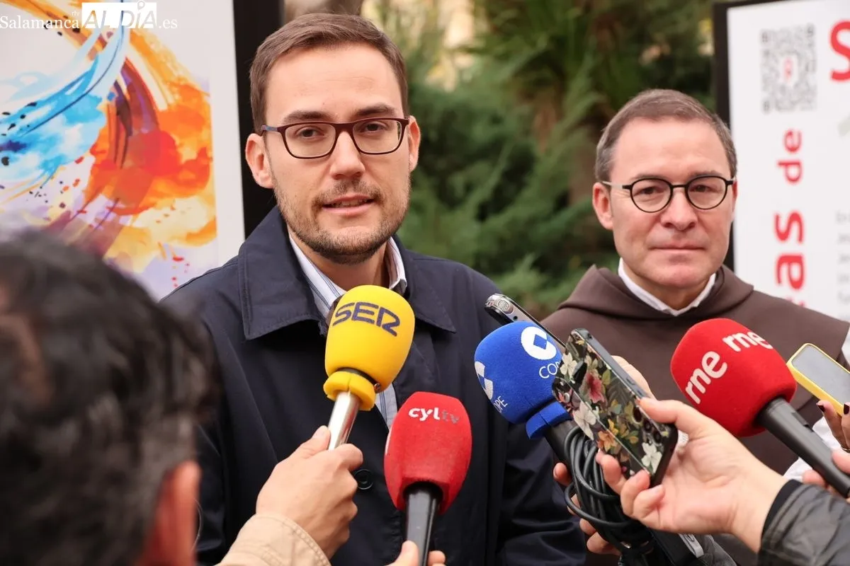 El legado de Santa Teresa revive en el centro de Salamanca con una exposición en la plaza de los Bandos. Foto de David Sañudo