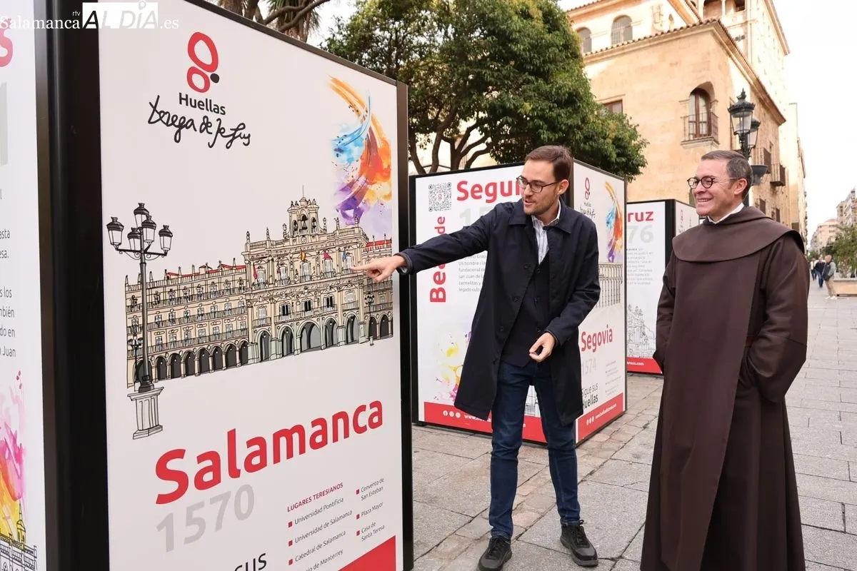 El legado de Santa Teresa revive en el centro de Salamanca con una exposición en la plaza de los Bandos. Foto de David Sañudo