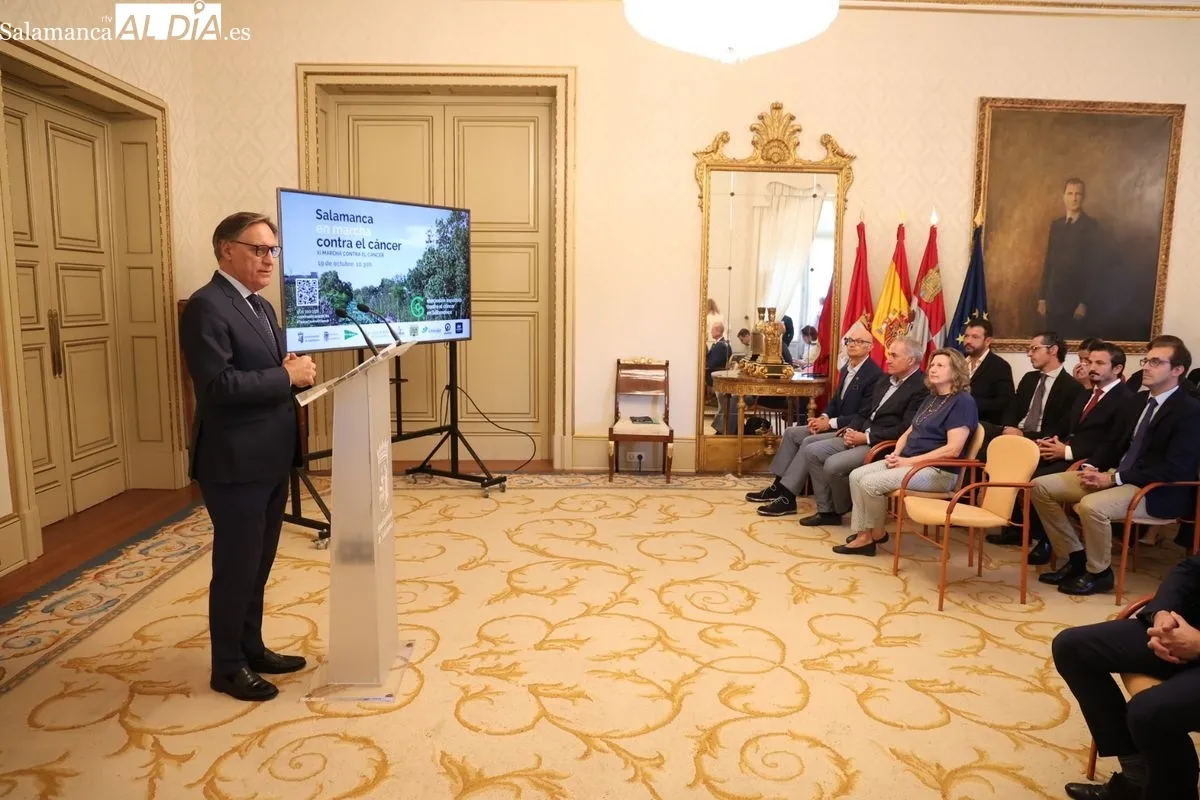 Presentación  en elAyuntamiento de la Marcha Contra el Cáncer Salamanca. Foto de David Sañudo