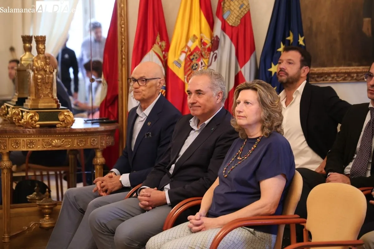 Presentación  en elAyuntamiento de la Marcha Contra el Cáncer Salamanca. Foto de David Sañudo