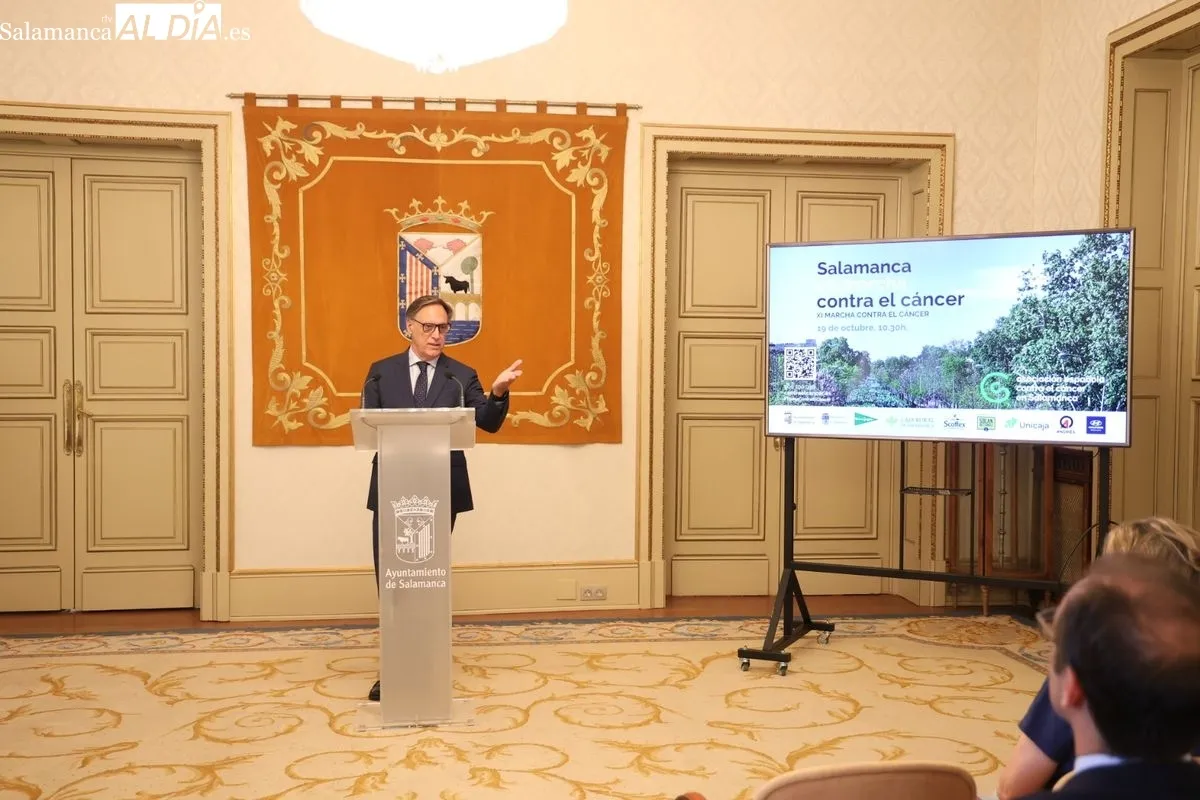 Presentación  en elAyuntamiento de la Marcha Contra el Cáncer Salamanca. Foto de David Sañudo