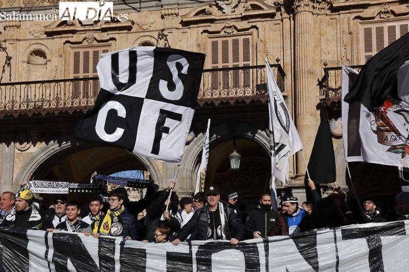 La afición de Unionistas viaja a Tenerife: 322 seguidores en un desplazamiento histórico