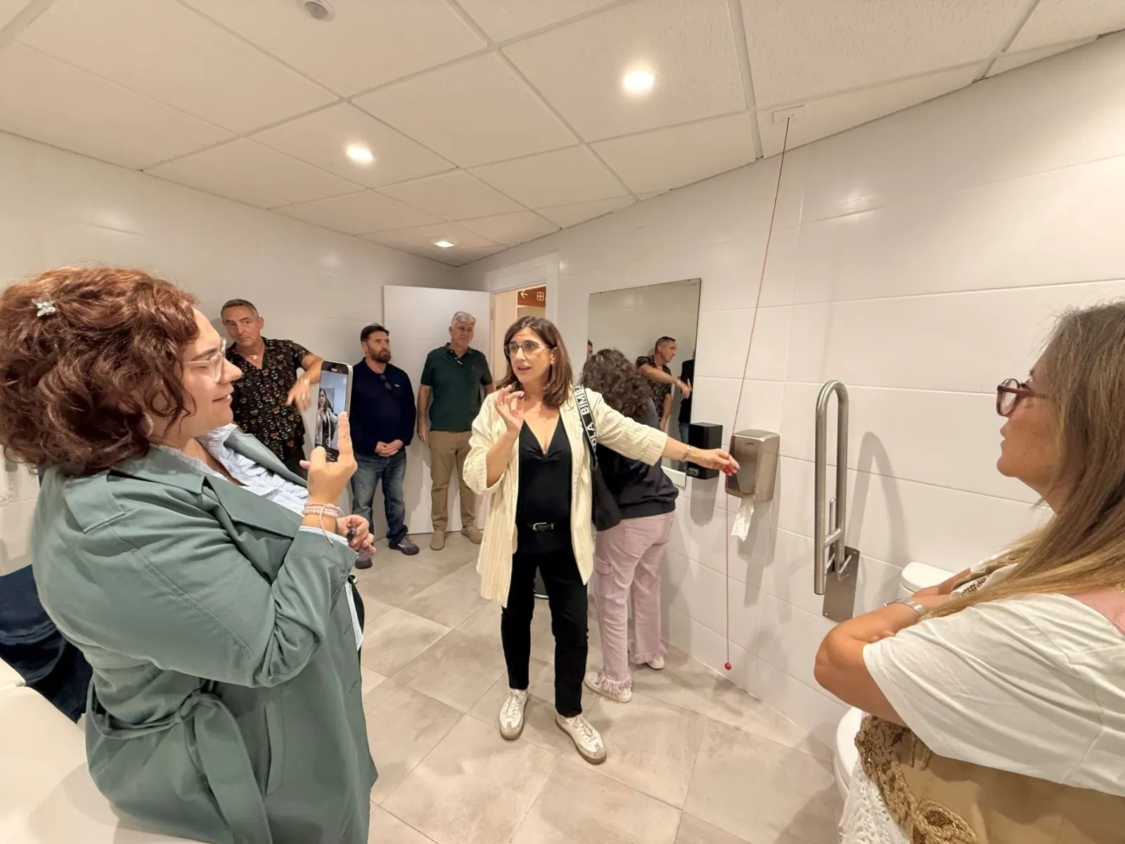 Foto 7 - FOTOS | As&iacute; es el primer aseo cambiador inclusivo de Salamanca 