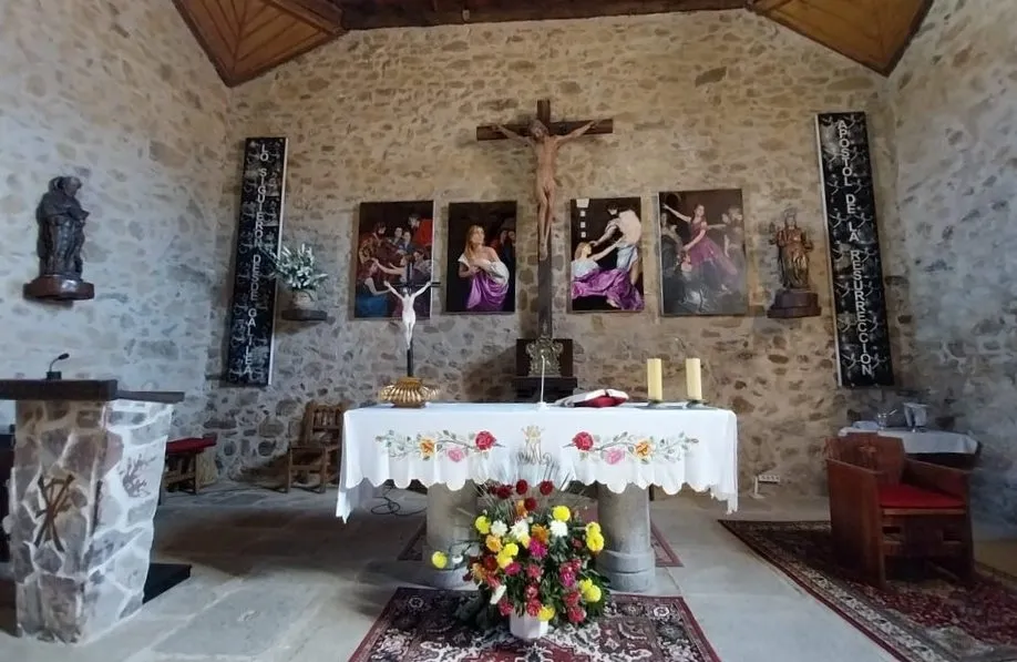 Foto 5 - Bendecidas las nuevas im&aacute;genes del frontal del presbiterio de la Iglesia de El Ma&iacute;llo