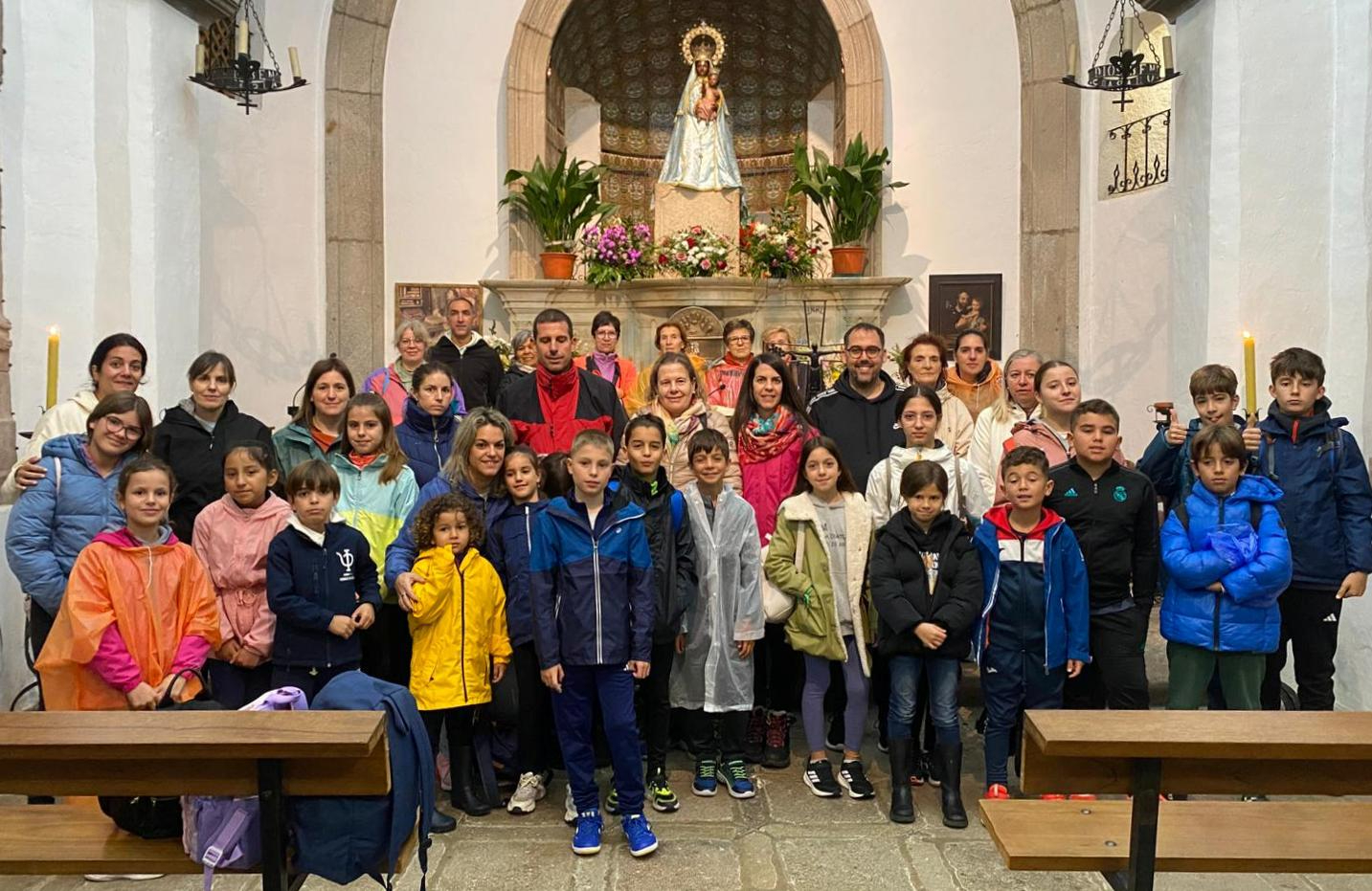 Los involucrados en la catequesis de Boada y La Fuente peregrinan a la Peña de Francia