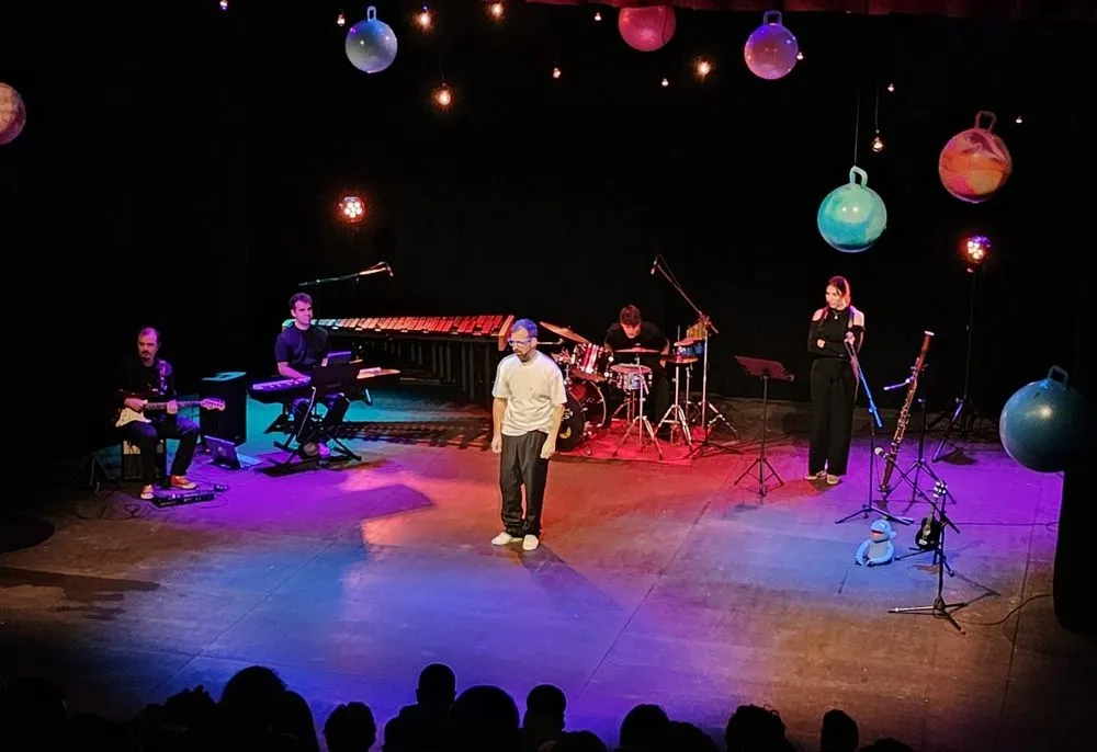 Foto 3 - V&Iacute;DEO | Jes Martin's llena en el estreno de su musical sobre el autismo en Salamanca
