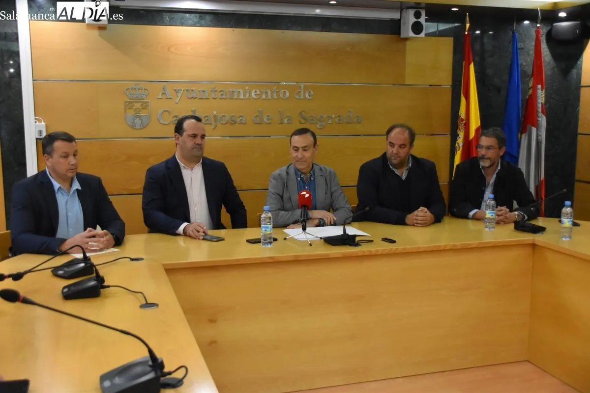 Comparecencia de los alcaldes de Carbajosa, Santa Marta, Guijuelo, Villamayor y Doñinos | Fotos: T.S.