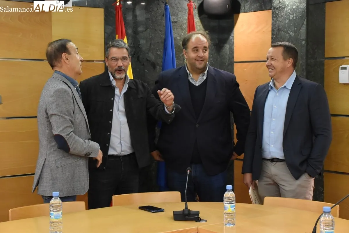 Comparecencia de los alcaldes de Carbajosa, Santa Marta, Guijuelo, Villamayor y Doñinos | Fotos: T.S.