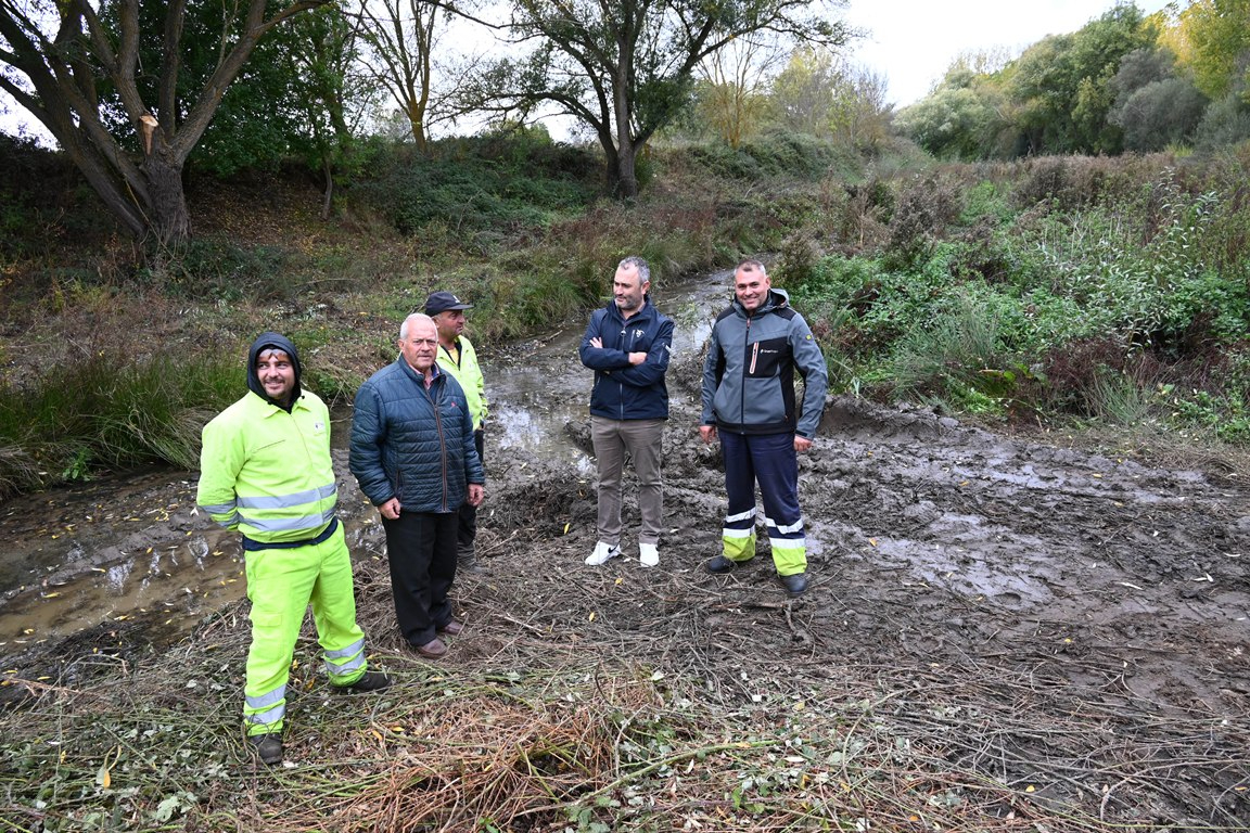 El cauce del Regato Bodón dice adiós una vez más a la maleza