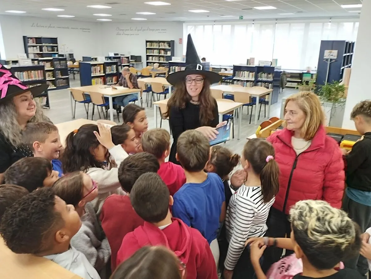 Foto 2 - Los colegios de Santa Marta celebran el D&iacute;a de las Bibliotecas con un juego de pistas tem&aacute;tico